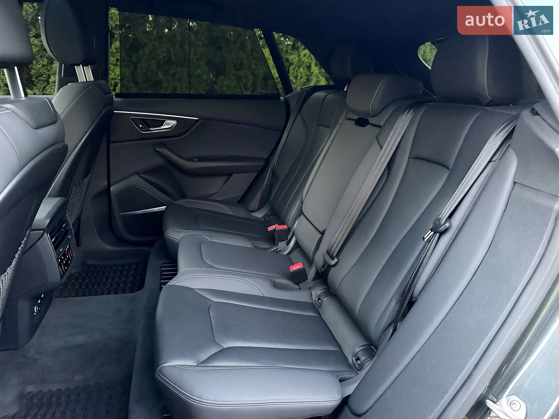 2020 Audi Q8 - мініатюра 31