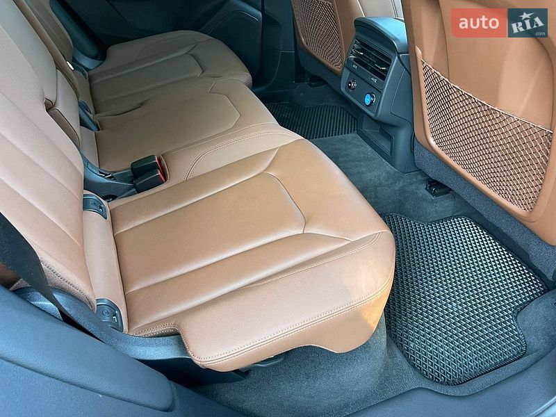 Позашляховик / Кросовер Audi Q8 2020 в Києві