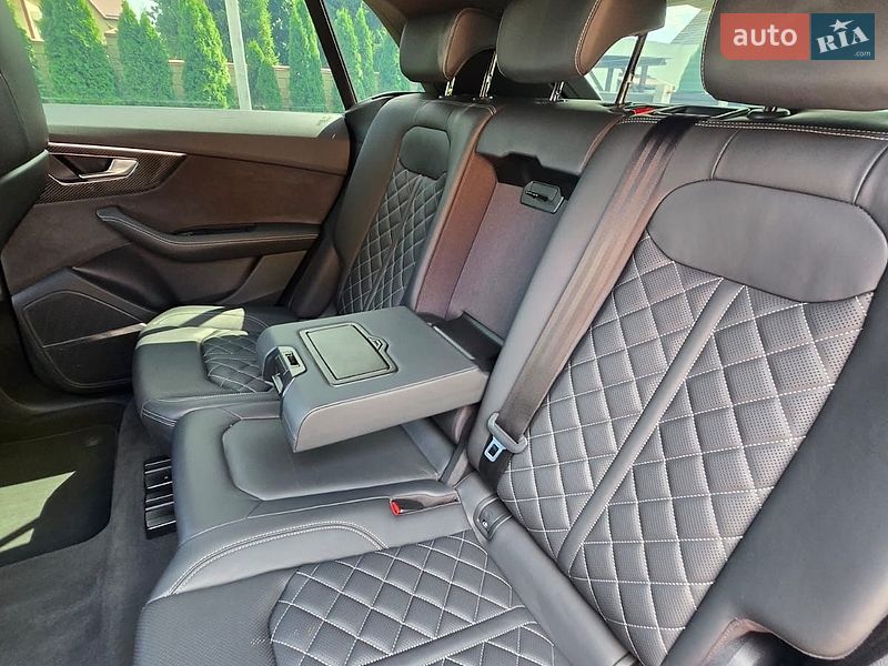 Внедорожник / Кроссовер Audi Q8 2018 в Киеве