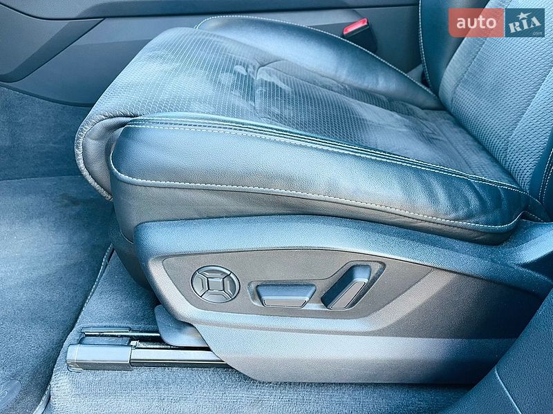 Позашляховик / Кросовер Audi Q8 2020 в Харкові