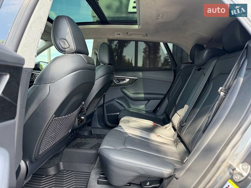 Внедорожник / Кроссовер Audi Q8 2021 в Львове