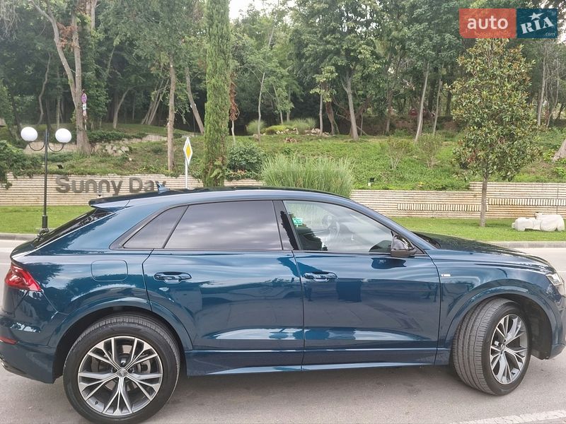 Внедорожник / Кроссовер Audi Q8 2020 в Киеве