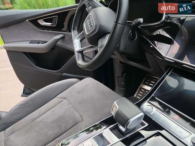 Внедорожник / Кроссовер Audi Q8 2020 в Киеве