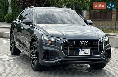 Внедорожник / Кроссовер Audi Q8 2020 в Ровно