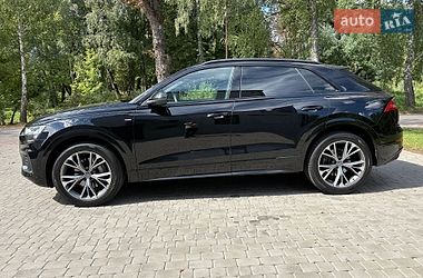 Внедорожник / Кроссовер Audi Q8 2020 в Луцке