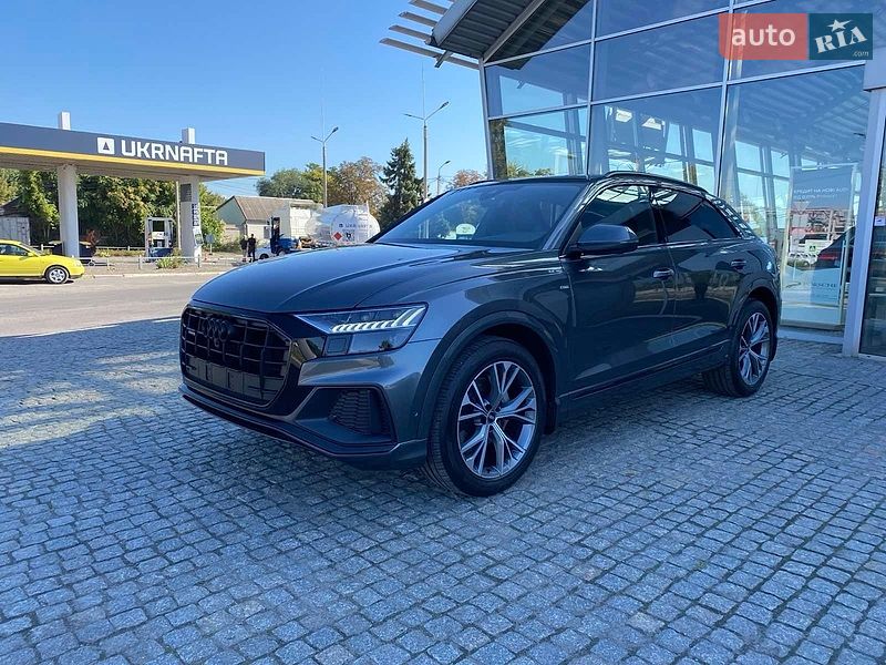 Позашляховик / Кросовер Audi Q8 2023 в Дніпрі