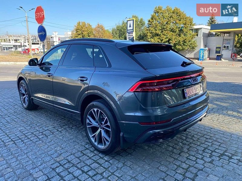 Позашляховик / Кросовер Audi Q8 2023 в Дніпрі