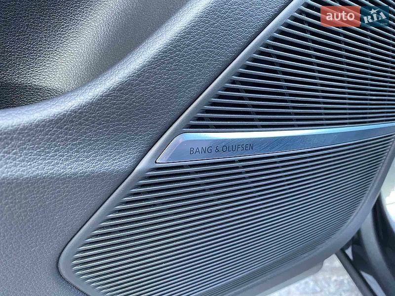 Позашляховик / Кросовер Audi Q8 2023 в Дніпрі
