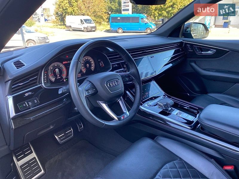 Позашляховик / Кросовер Audi Q8 2023 в Дніпрі