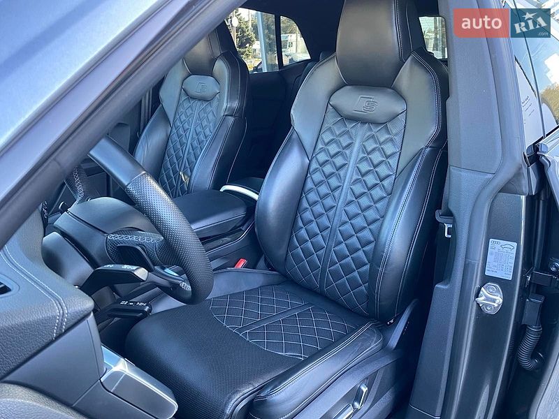 Позашляховик / Кросовер Audi Q8 2023 в Дніпрі