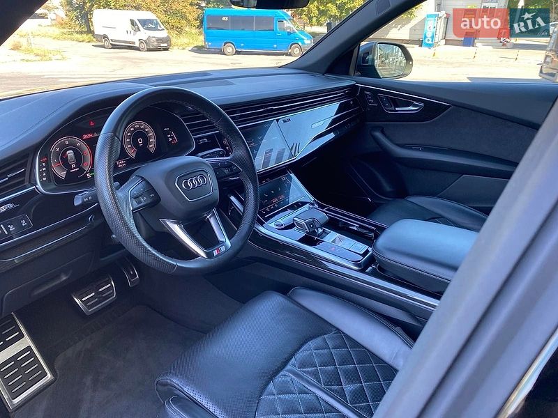 Позашляховик / Кросовер Audi Q8 2023 в Дніпрі