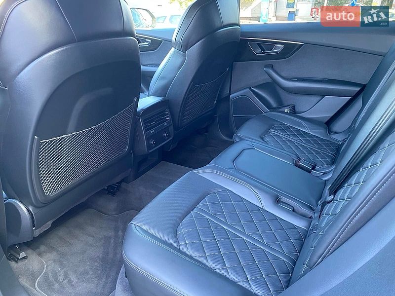 Позашляховик / Кросовер Audi Q8 2023 в Дніпрі
