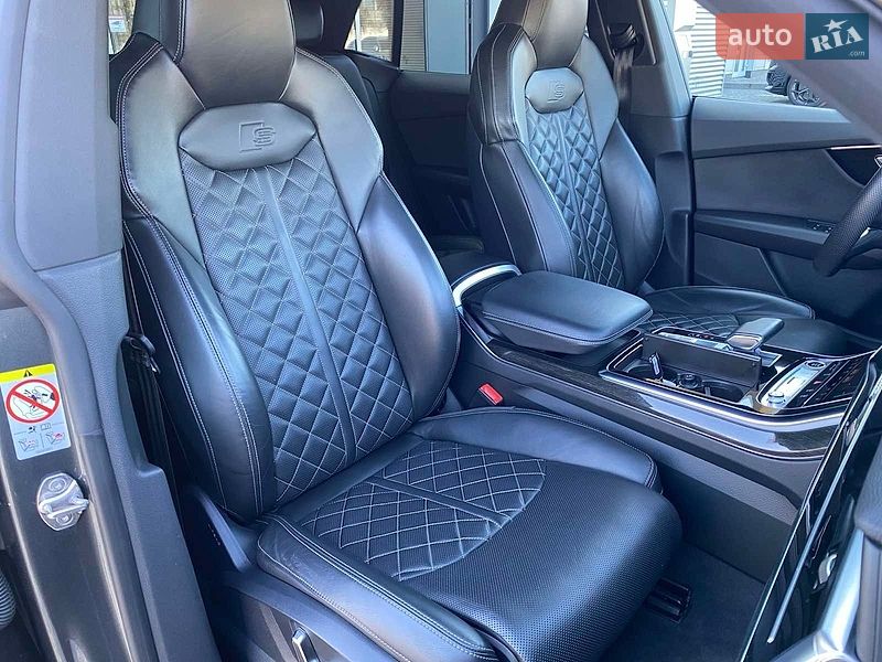 Позашляховик / Кросовер Audi Q8 2023 в Дніпрі