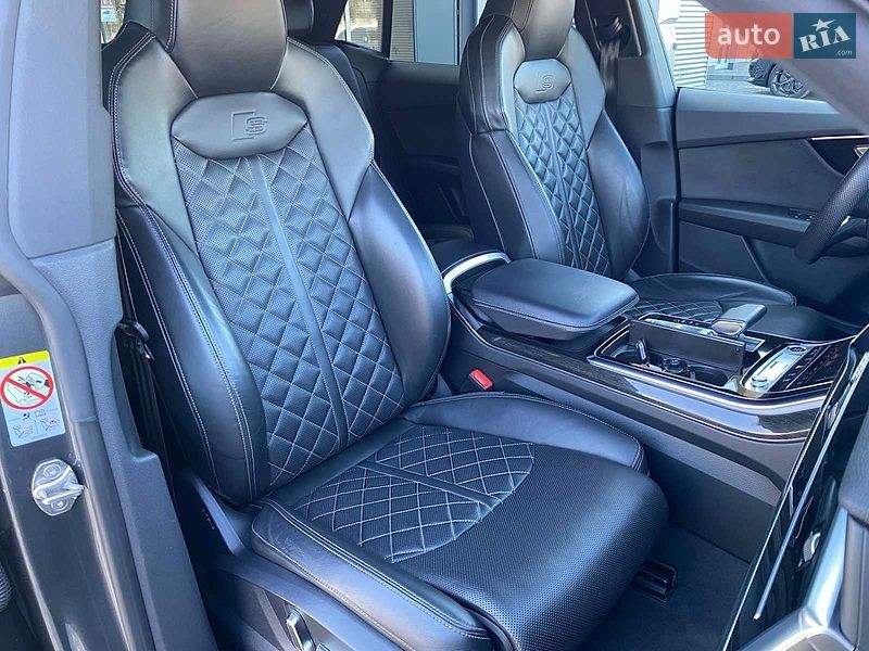 Позашляховик / Кросовер Audi Q8 2023 в Дніпрі