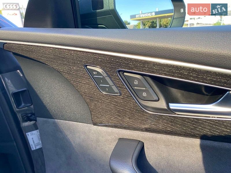 Позашляховик / Кросовер Audi Q8 2023 в Дніпрі