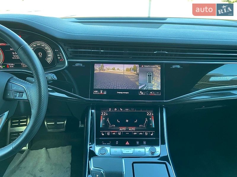Позашляховик / Кросовер Audi Q8 2023 в Дніпрі