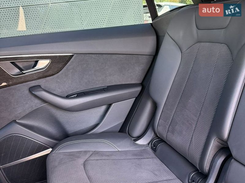 Позашляховик / Кросовер Audi Q8 2023 в Тернополі