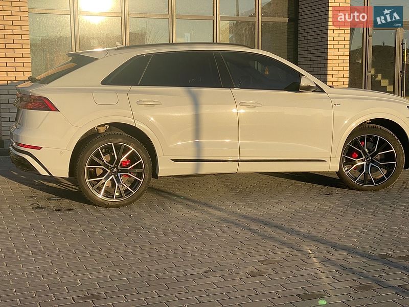 Внедорожник / Кроссовер Audi Q8 2020 в Виннице
