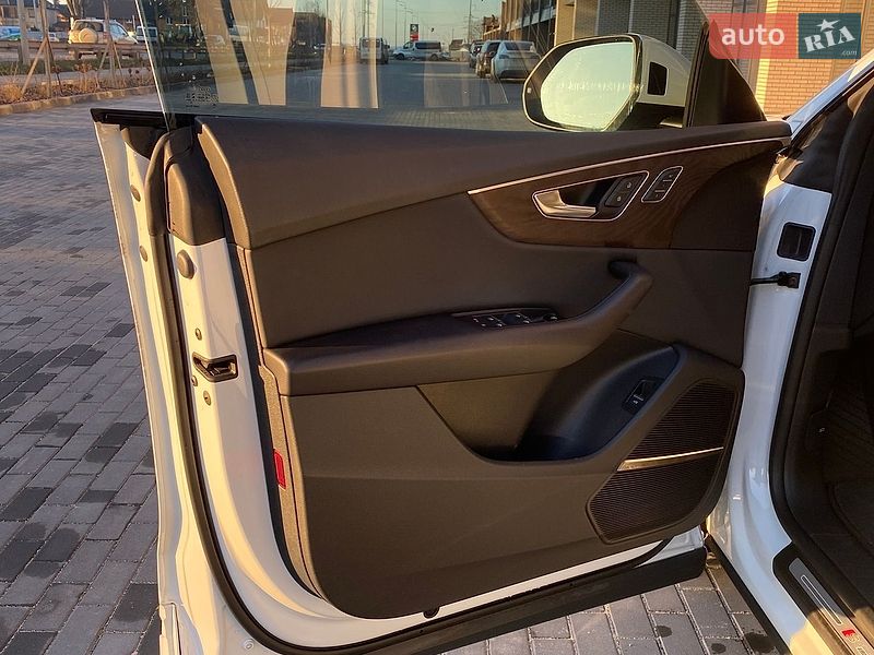 Внедорожник / Кроссовер Audi Q8 2020 в Виннице