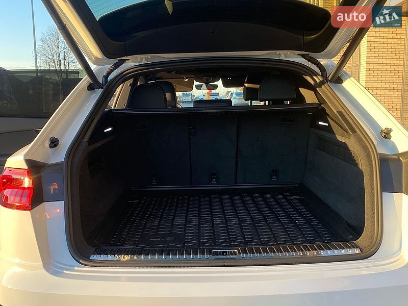 Внедорожник / Кроссовер Audi Q8 2020 в Виннице