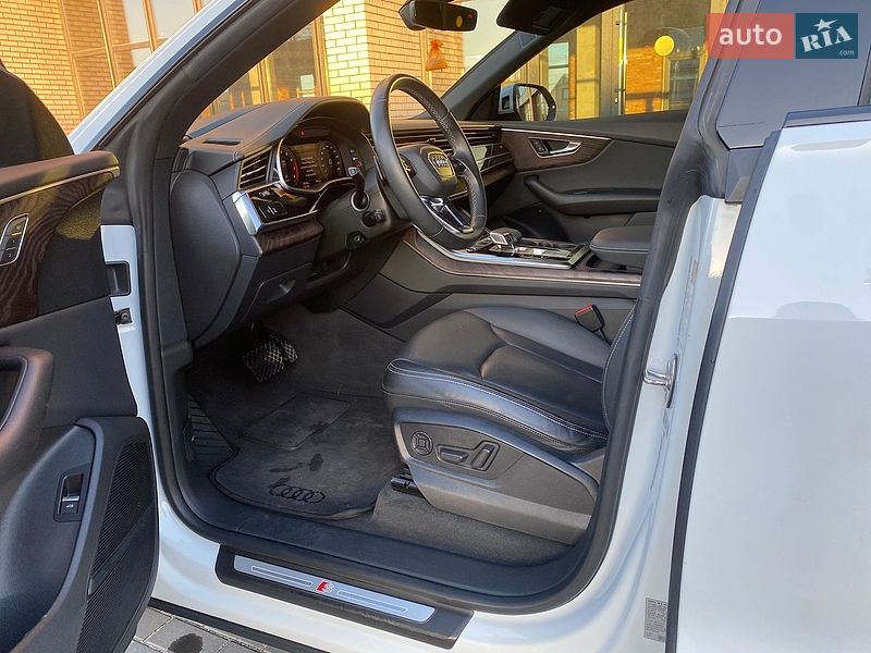 Внедорожник / Кроссовер Audi Q8 2020 в Виннице