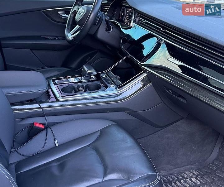 Внедорожник / Кроссовер Audi Q8 2018 в Львове