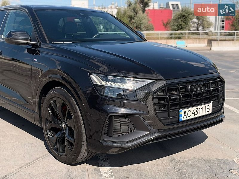 Внедорожник / Кроссовер Audi Q8 2020 в Киеве