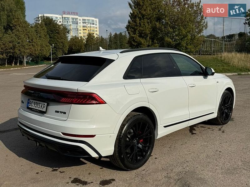 Позашляховик / Кросовер Audi Q8 2020 в Львові