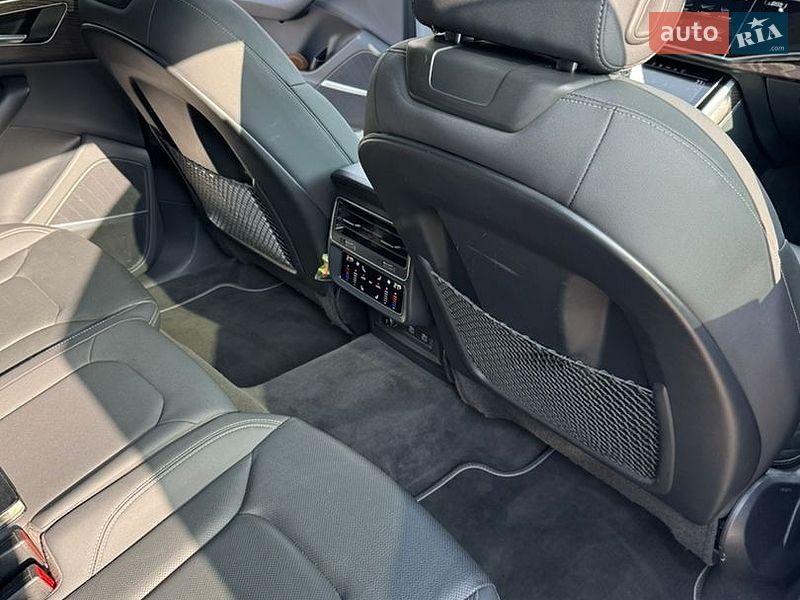 Позашляховик / Кросовер Audi Q8 2020 в Львові