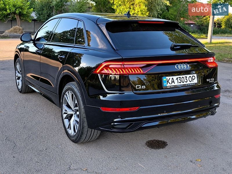 Позашляховик / Кросовер Audi Q8 2019 в Чернігові