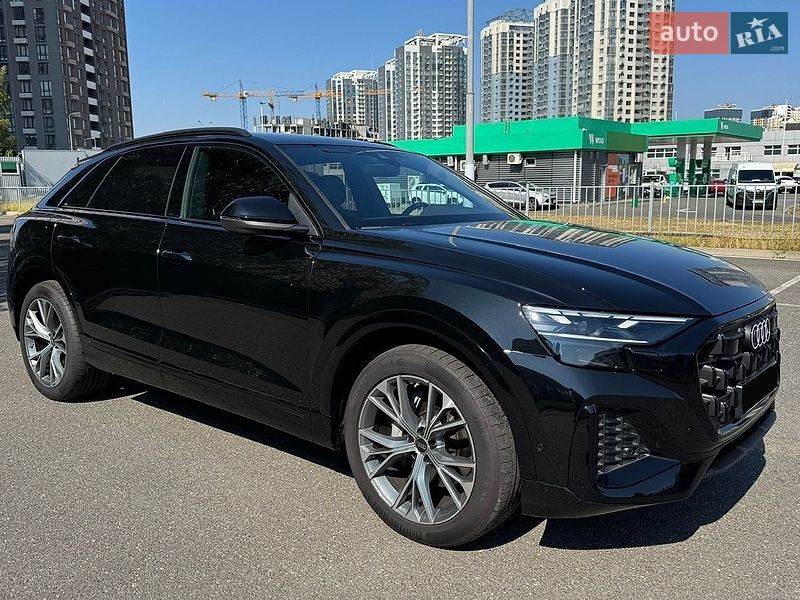 Внедорожник / Кроссовер Audi Q8 2025 в Киеве