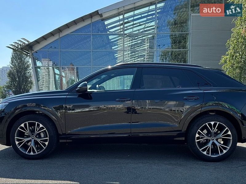 Внедорожник / Кроссовер Audi Q8 2025 в Киеве