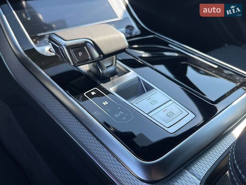Внедорожник / Кроссовер Audi Q8 2025 в Киеве