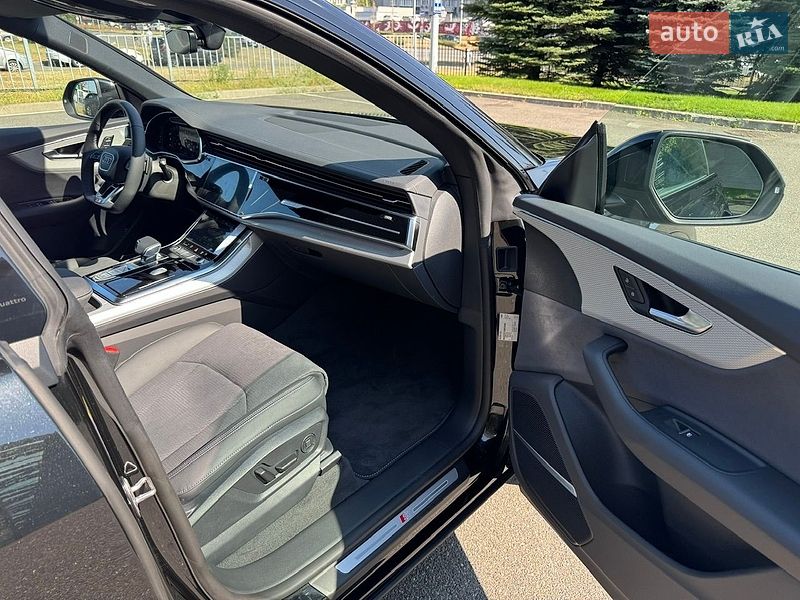 Внедорожник / Кроссовер Audi Q8 2025 в Киеве