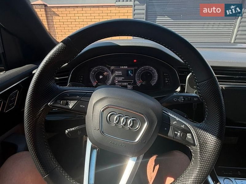 Позашляховик / Кросовер Audi Q8 2020 в Луцьку
