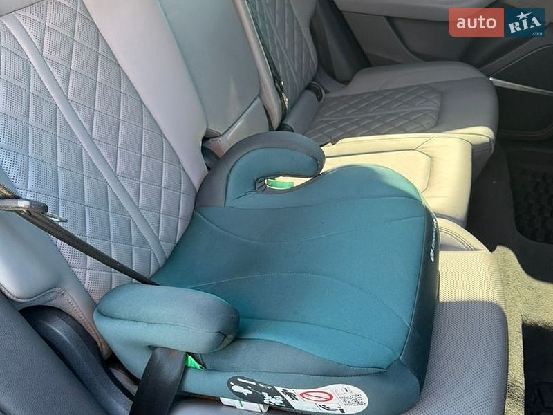 Позашляховик / Кросовер Audi Q8 2020 в Луцьку