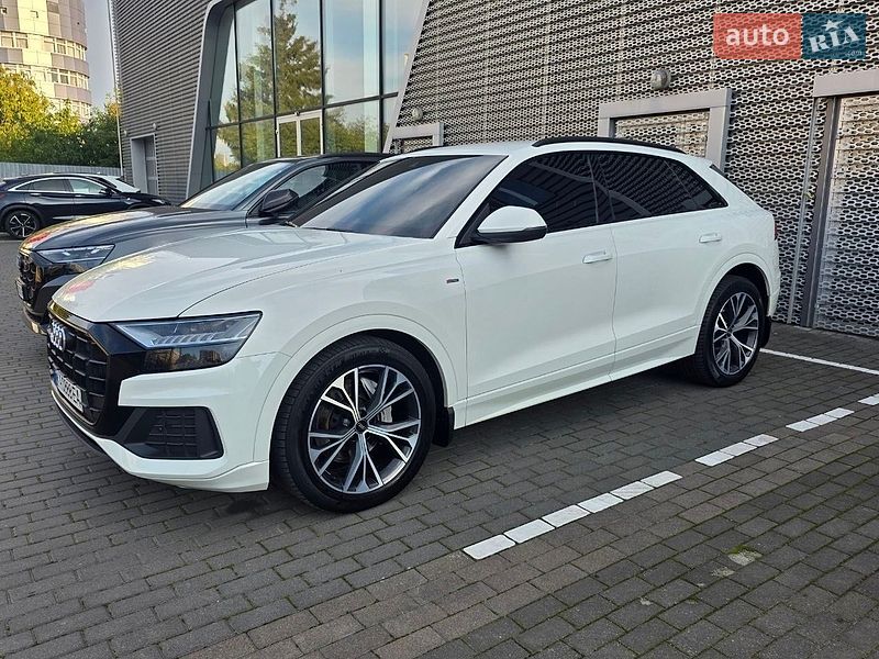 Внедорожник / Кроссовер Audi Q8 2021 в Киеве