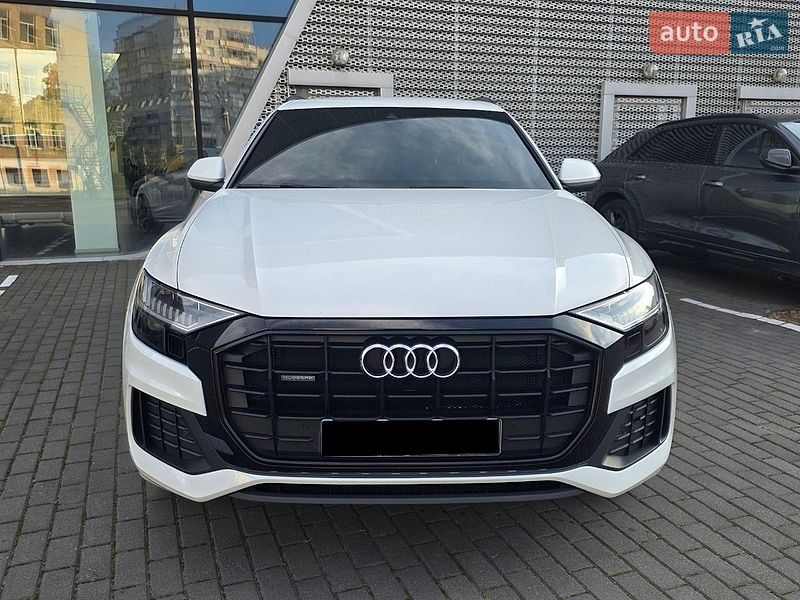 Внедорожник / Кроссовер Audi Q8 2021 в Киеве