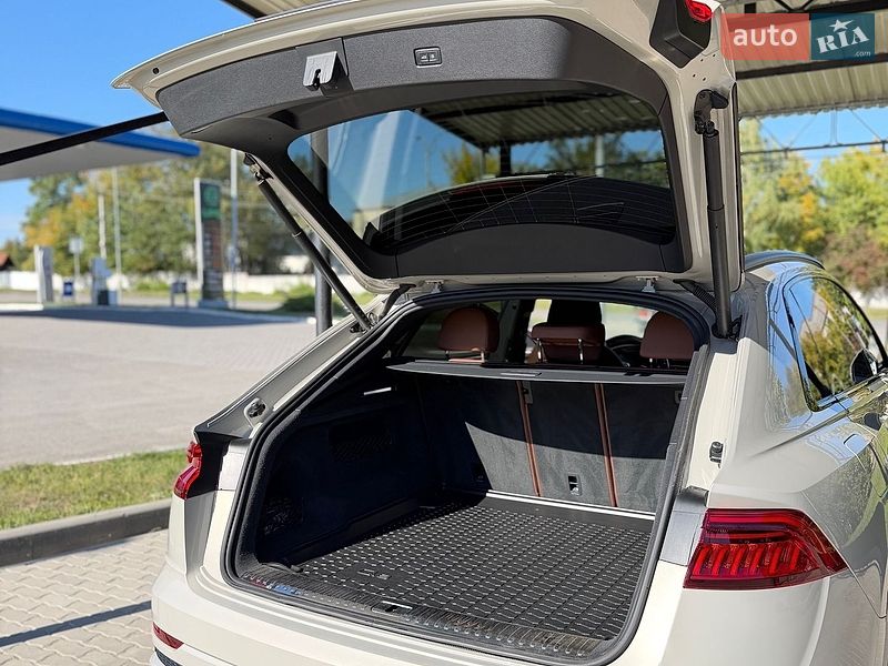 Позашляховик / Кросовер Audi Q8 2020 в Гусятині фото 14 Позашляховик / Кросовер Audi Q8 2020 в Гусятині