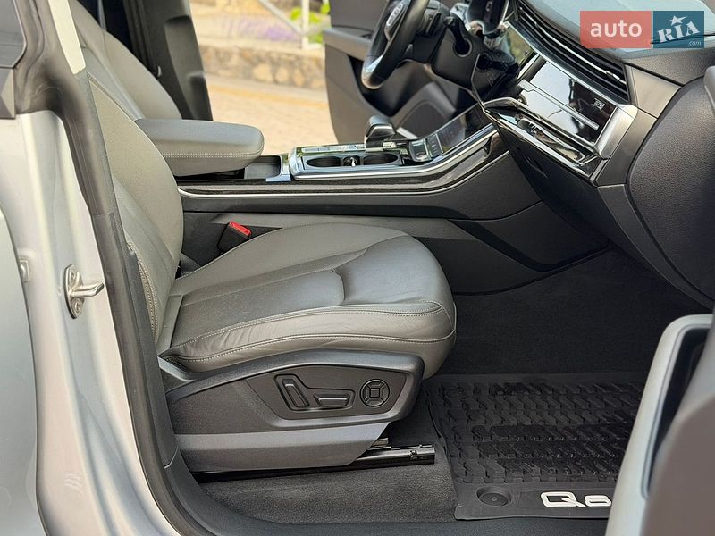 Внедорожник / Кроссовер Audi Q8 2019 в Тернополе