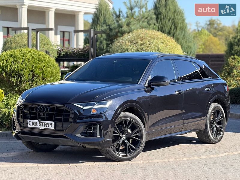 Позашляховик / Кросовер Audi Q8 2021 в Стрию