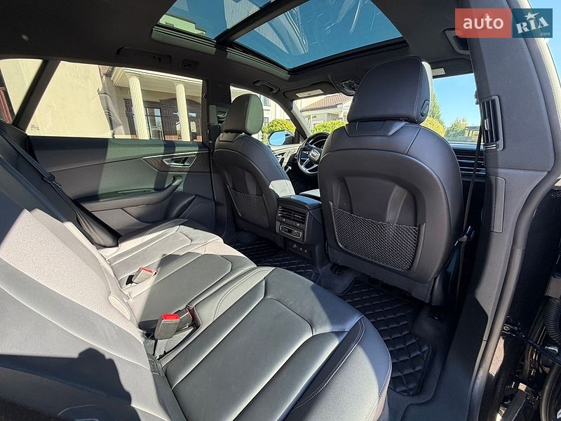 Позашляховик / Кросовер Audi Q8 2021 в Стрию