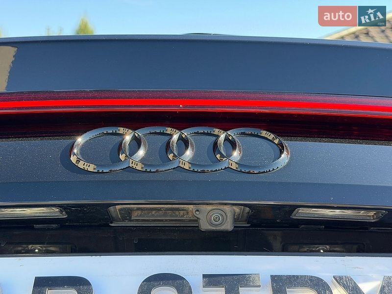 Позашляховик / Кросовер Audi Q8 2021 в Стрию