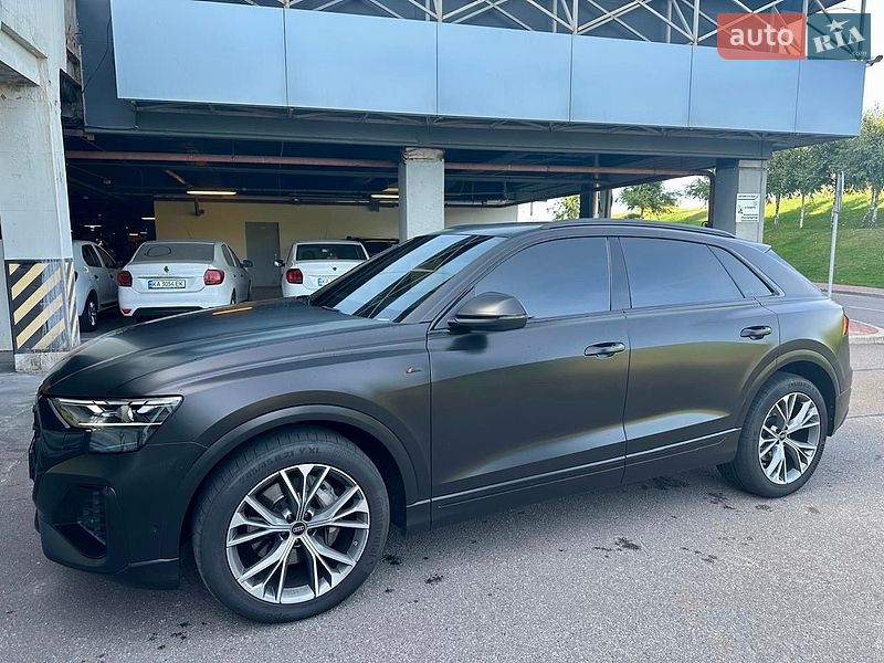Позашляховик / Кросовер Audi Q8 2025 в Києві