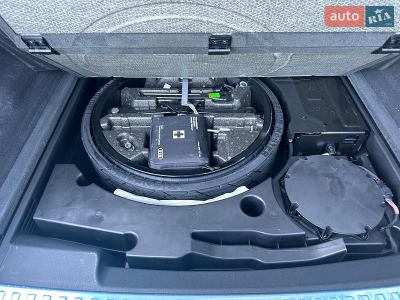 Позашляховик / Кросовер Audi Q8 2025 в Києві