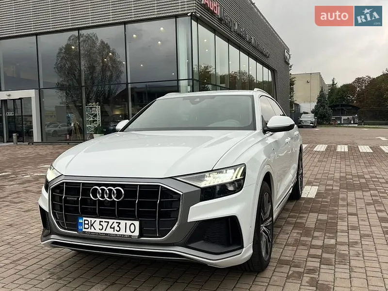 Audi Q8 2023
