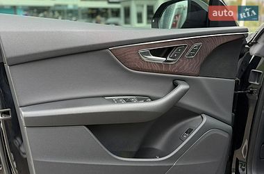 Внедорожник / Кроссовер Audi Q8 2018 в Киеве