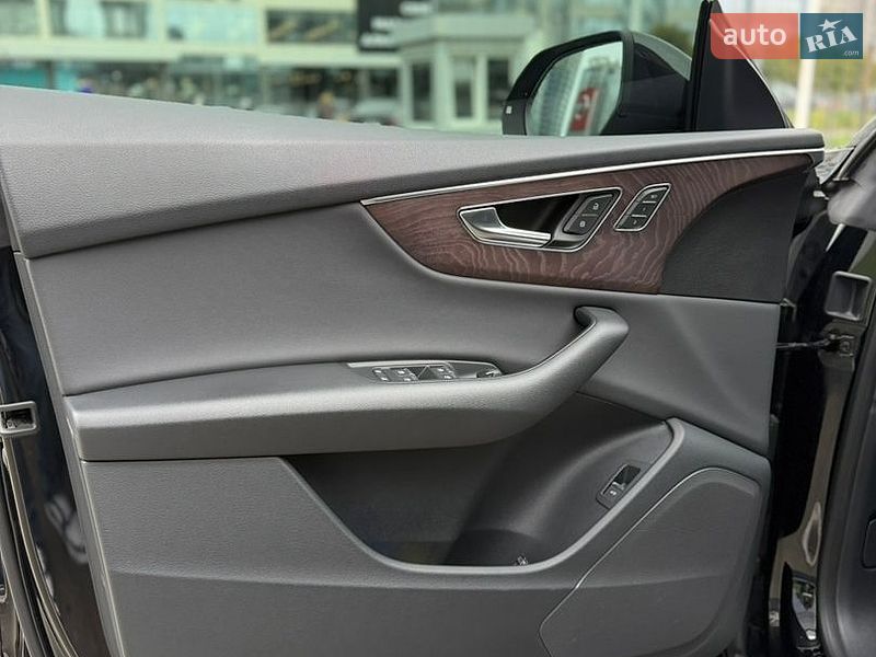 Внедорожник / Кроссовер Audi Q8 2018 в Киеве