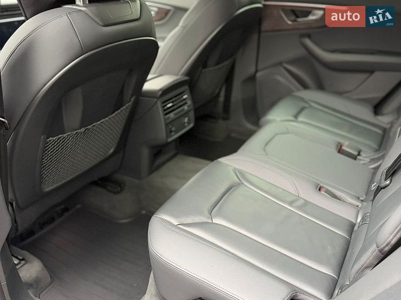 Внедорожник / Кроссовер Audi Q8 2018 в Киеве