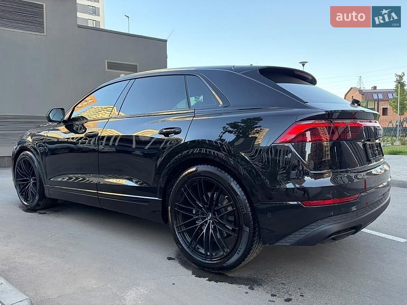 Внедорожник / Кроссовер Audi Q8 2026 в Киеве